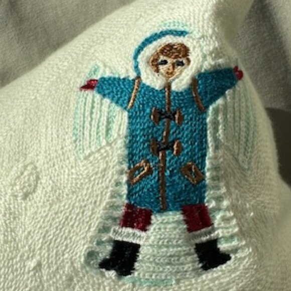 Embroidered Snow Angels Winter Throw Pillow - Ivory- NWT - Picture 10 of 13